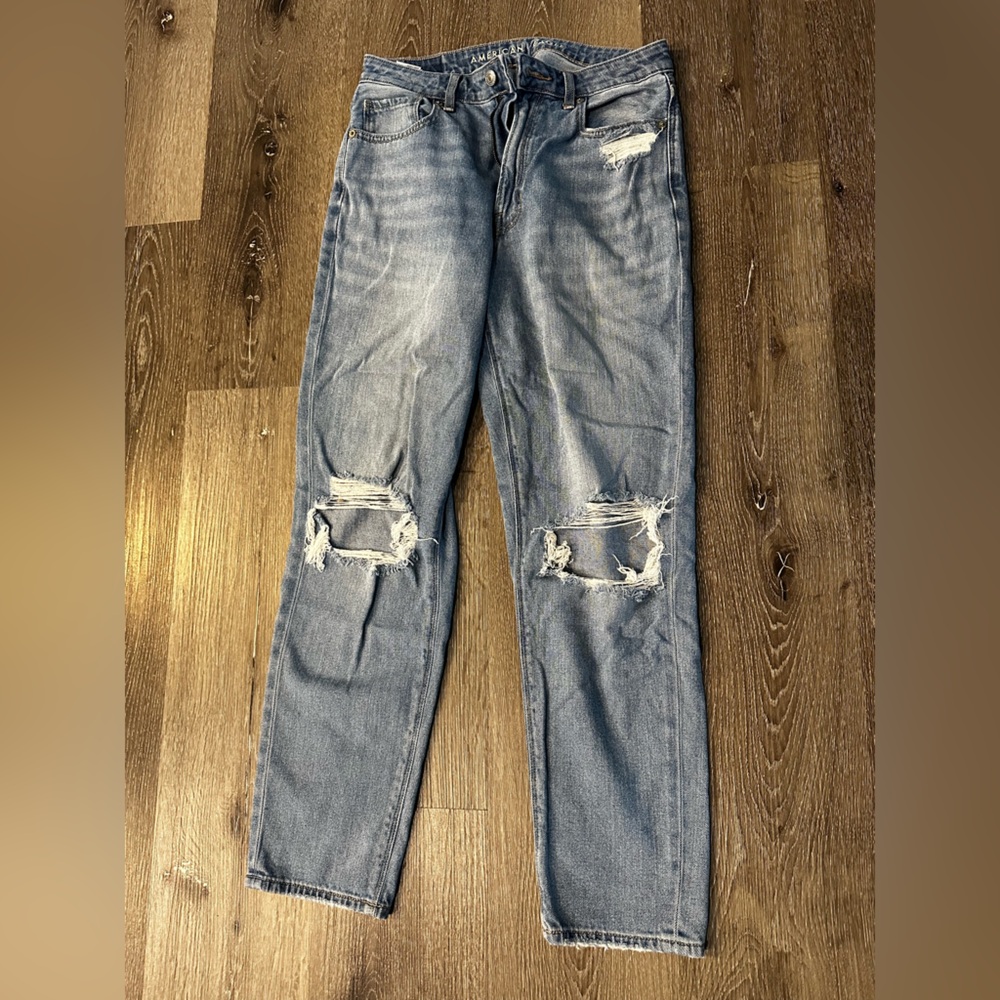 American eagle size 6 mom jean